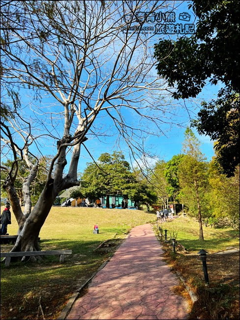 新竹景點》小森之歌景觀餐廳．大草皮、教堂~散步拍照去 @青青小熊＊旅遊札記