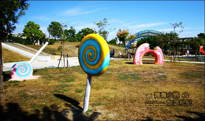 彰化景點》假日放風景點，巨大甜甜圈、冰淇淋~溜小孩拍照去 @青青小熊＊旅遊札記