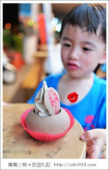 台南孔廟美食》鳳凰印象膨餅霜淇淋．膨餅與霜淇淋的美妙組合 @青青小熊＊旅遊札記