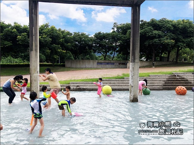 新北景點》鶯歌陶瓷博物館外．親子免費玩水景點~戲水消暑的好去處 @青青小熊＊旅遊札記