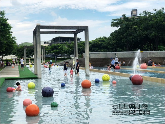 新北景點》鶯歌陶瓷博物館外．親子免費玩水景點~戲水消暑的好去處 @青青小熊＊旅遊札記