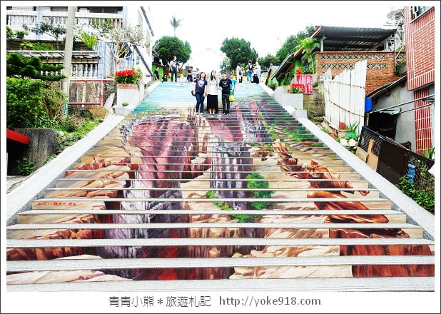 苗栗彩繪階梯》三義建中國小3D彩繪階梯．超立體的必拍彩繪 @青青小熊＊旅遊札記