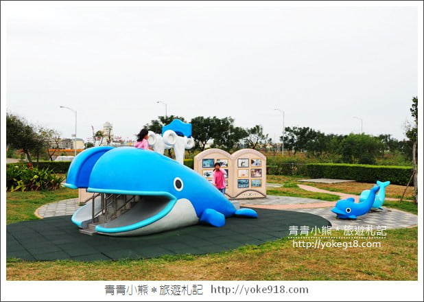 台中景點》梧棲頂魚寮公園．3D海洋彩繪&#038;大鯨魚出沒 @青青小熊＊旅遊札記