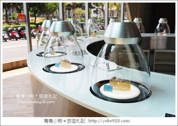 台南深藍咖啡館》千層蛋糕界的LV．台南安平必吃甜點千層在這 @青青小熊＊旅遊札記