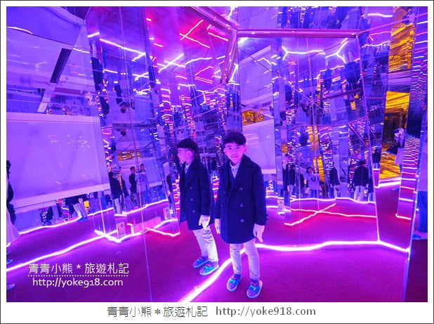 彰化鹿港景點》玻璃館黃金隧道．就像走入電影科幻場景，非常好拍 @青青小熊＊旅遊札記