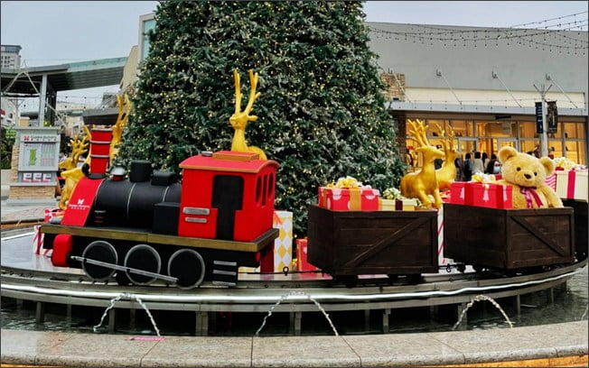 桃園景點》2020華泰耶誕城．巨大禮物盒子、聖誕樹、歐風街道~一起來華泰感受浪漫氣息 @青青小熊＊旅遊札記