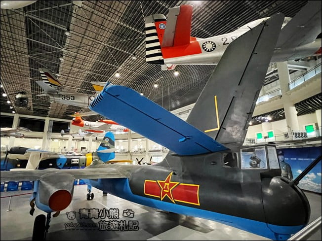 高雄景點》航空教育展示館．好像來到放大版模型室，變裝體驗當個小小飛行員 @青青小熊＊旅遊札記