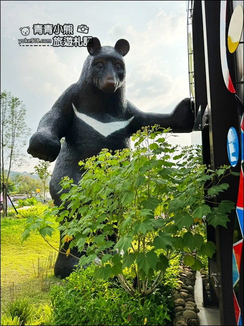 嘉義新景點》逐鹿文創園區．兩層樓六公尺高的巨大黑熊就在鄒族文創園區 @青青小熊＊旅遊札記
