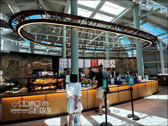 台南新景點》可愛麻豆柚子造型的星巴克咖啡，來吃柚子別忘了坐進巨型柚子內來杯咖啡喔 @青青小熊＊旅遊札記